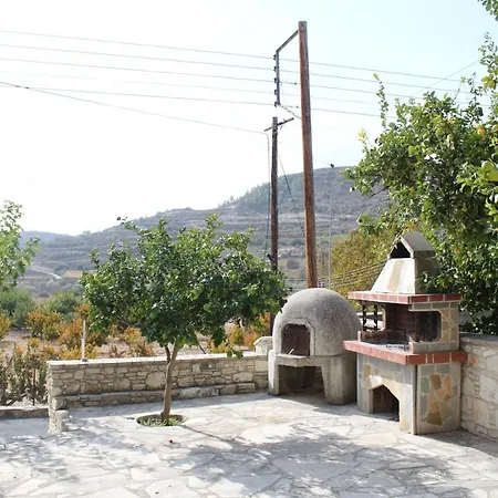 Rodoulas Village House *
