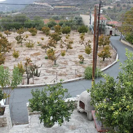 Rodoulas Village House *
